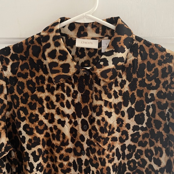 CHICO'S Leopard print blouse Chico’s size 1 - Picture 3 of 12